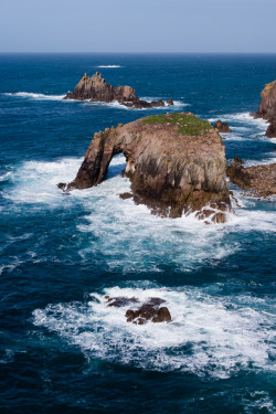 breathtakingdestinations:  Lands End - England (by Derek Σωκράτης Finch) 