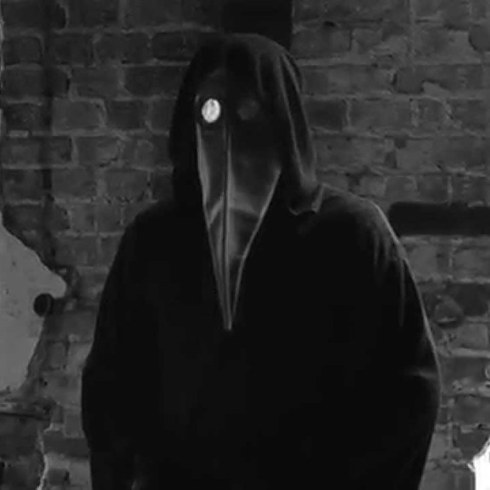 sixpenceee:  11B-X-1371In May 2015, a video of unknown origin was posted to YouTube,