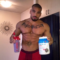 lethaladonis1:  Everyone keeps sending me DM’s about weight loss supplements etc…. This “BURN” protein shake from GNC is phenomenal! Although my goals are to gain more mass, it helps with keeping the love handles in check…. It literally “burns”