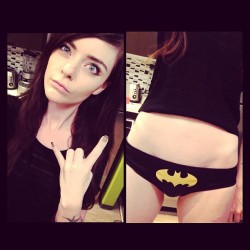 ixnay-on-the-oddk:  Oh that’s just lovely, ovaries. Be cramp-tastic when I’m about to go to work. That’s just greaaaat. Batman doesn’t have a device for this shit.