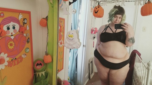 Porn photo blossombottom:  glorifying obesity 