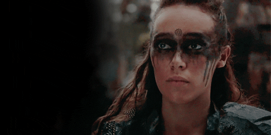 hodnes-kwelnes:  pigfartsland:   We’re not so different Are we?    #clexa#this moment always makes m