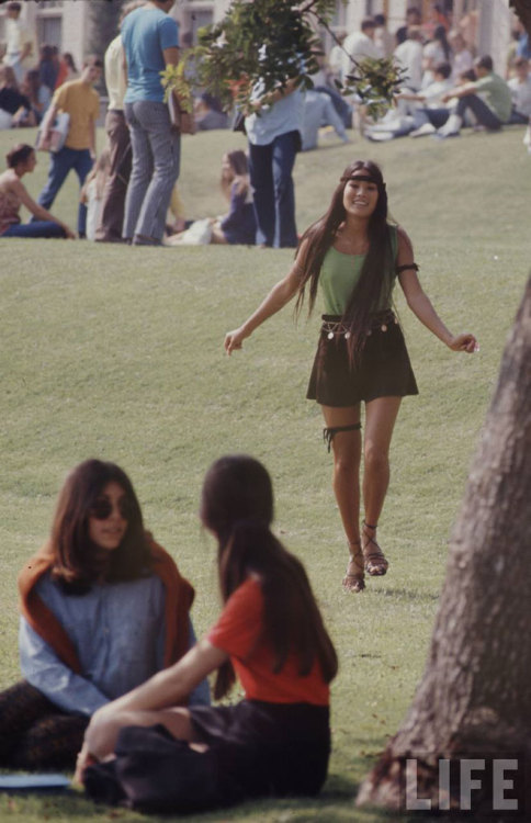 high school fashions in 1969 photographed by arthur shatz for life magazine