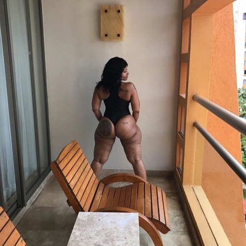 thequeencherokeedass:  Click the link in porn pictures