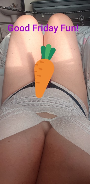 saranlinzisworld:Good Friday Fun starts with a little pegging session and ends with a nice glaze over my tits. 💦🥒💦Happy Easter to all our followers 🐤🐰 Ohhh yes Baby 😍❤️😘