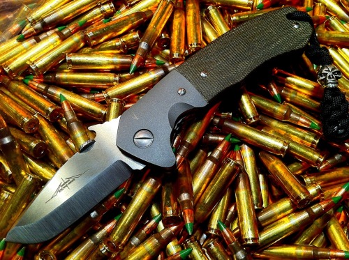 knifepics:  by Emerson