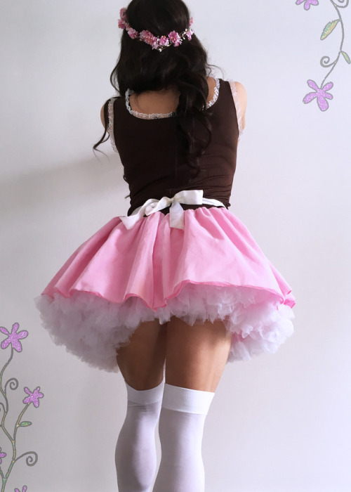 mymmmmasquerade: garterbeltandpanties: Yodel-Lay-Hee-Hoo Oh…the hills are alive…