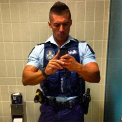 2sthboiz:  HAWT AUSSIE COPPER………… IVE SEEN THE NUDE SHOT OF HIM AND IS PACKIN A GOOD WEAPON, HOW EVER IM HOPING SOME OF MY AUSSIE FOLLOWERS MAY STILL HAVE THE PHOTO SET OF HIM AND IF SO CAN THEY RE BLOG OR SUBMIT TO ME PLEASE XOXOXO DO ANY OF