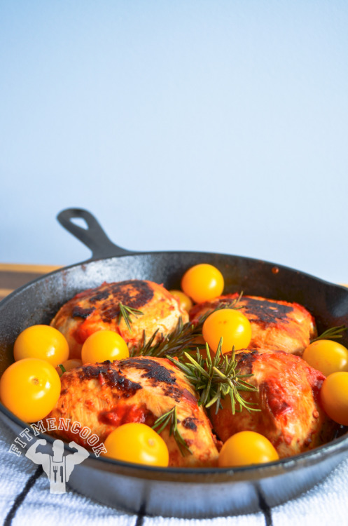 Meal prep: Spicy Harissa Grilled Chicken Breast. Your food does NOT have to be boring. Using differe