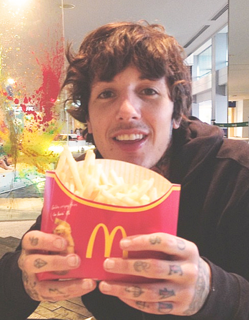 austincrlile:  1/50 Favourite Pictures of Oli Sykes [x] 