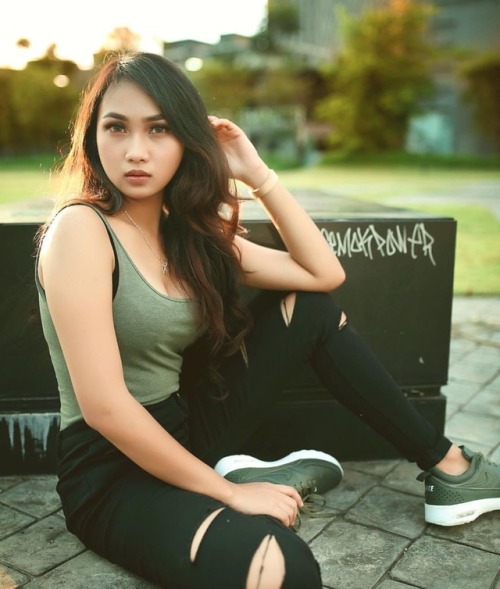 farhanafarah: Nah i payung sket retis ni . Hohi