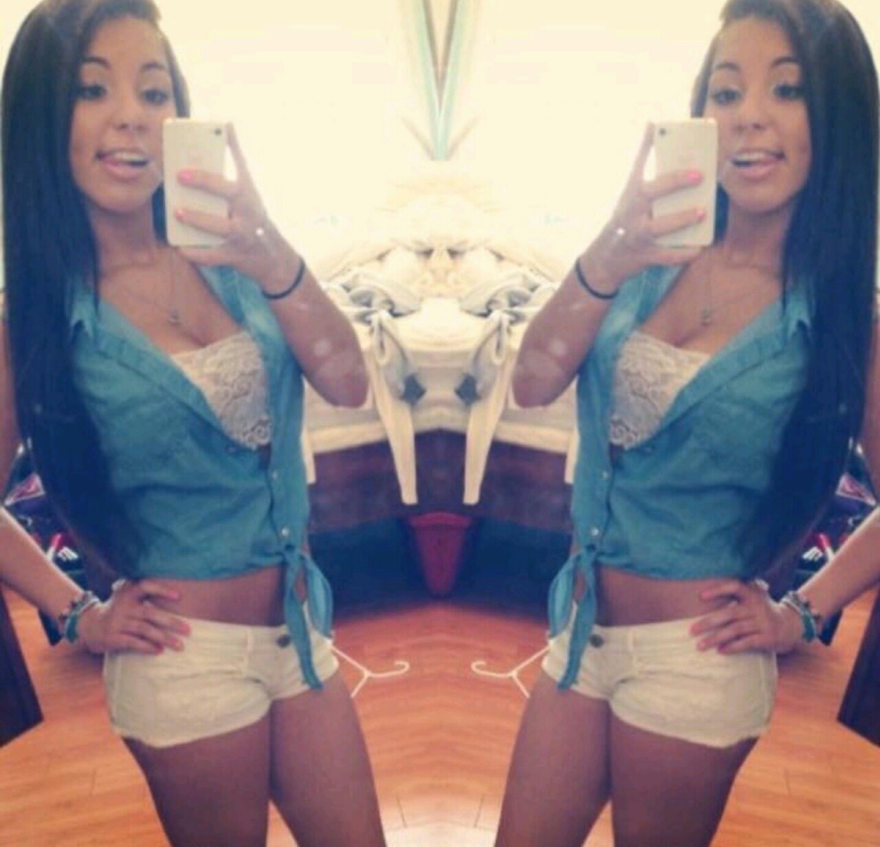 selfieishgirls2:  Love when girls have a nice tan 👌