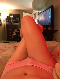 alethia-dreams:  Laying in bed watching TV like an adult 💁🏻