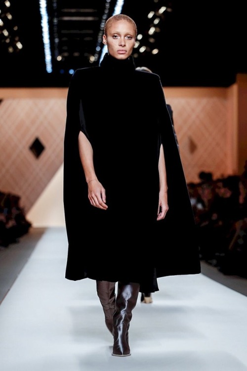Fendi Fall/Winter 2018 Collection | Milan Fashion Week