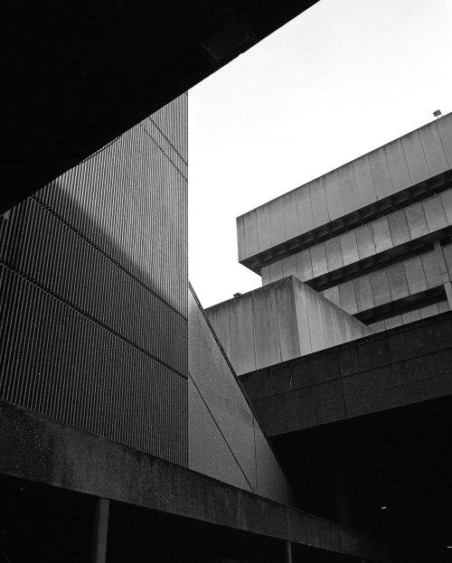 new-brutalism:  Birmingham Central Library, John Madin, 1974 Photo: Simon Phipps 