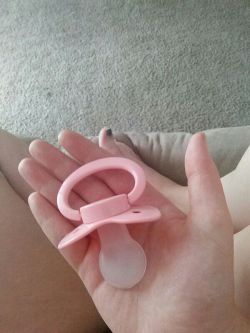 submissive-little-kitten-of-his:  Daddy got me a Nuk 6 paci!!!  I want one!!!!! They don&rsquo;t mess up your teeth!!!!