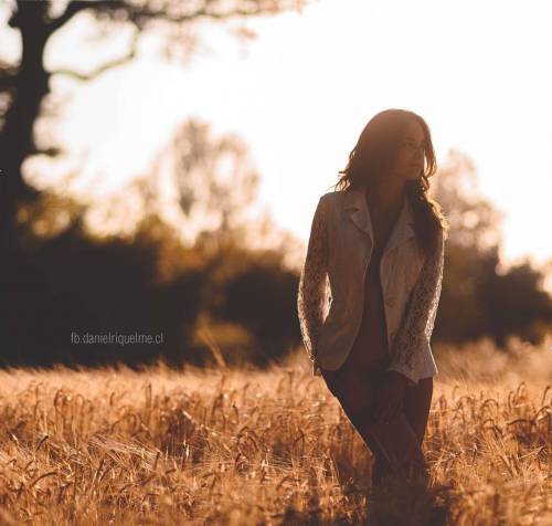 Los atardeceres siempre son mejores haciendo fotos #sunset #sesion #book #Temuco #boudoir #beautiful