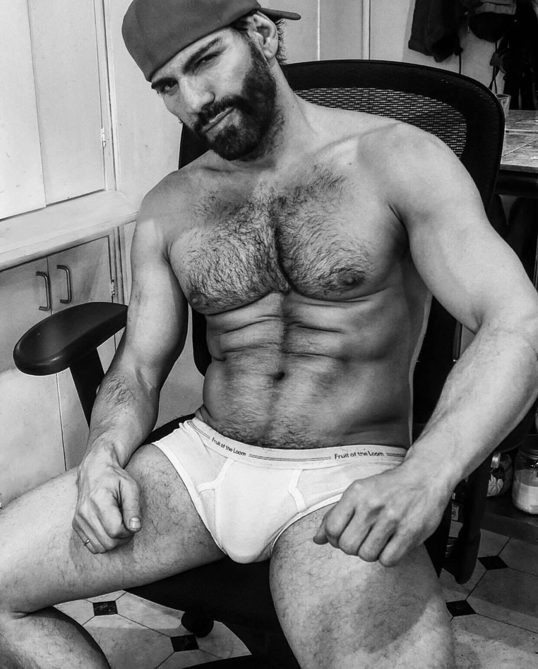 alessandri27:  I like scruffy style. 👊🏼💦