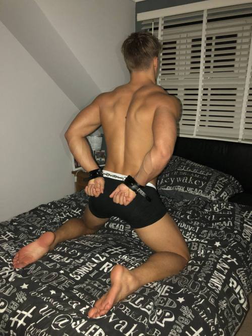 kaigondan:  Convince him to try some simple kink - fifty shades stuff, nothing crazy. Then, once his hands are comfortably behind his back, slip a blindfold on. Tape gag him as he starts to protest Swap the shit carabiner for a padlock. Force the gas