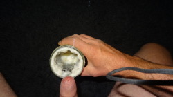 beardbreton:  personne ne viendra me dire ce que contient ce pot de confiture , .. 