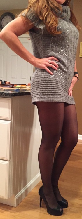 phosecuple: eternal666dark: sexyhotwife4me: Just some sexy photos of me in my pantyhose. Hope you li