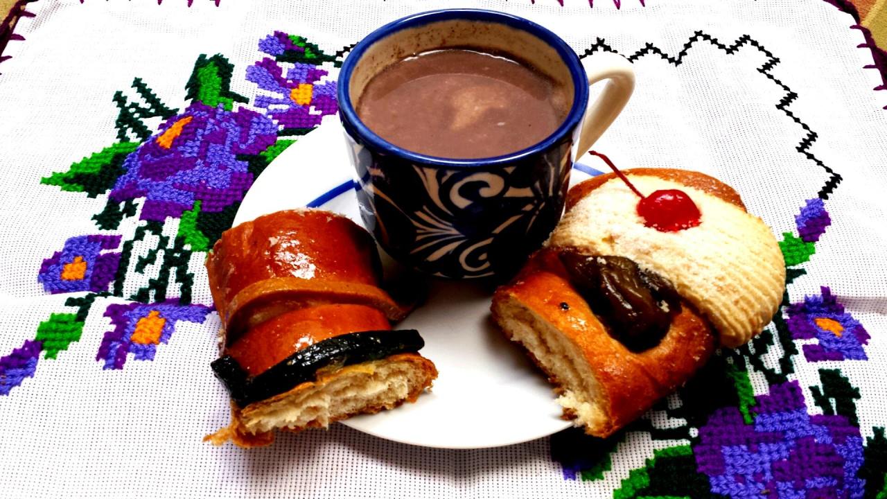 Smithsonian Latino Center — La Rosca de Reyes con Chocolate Caliente on...