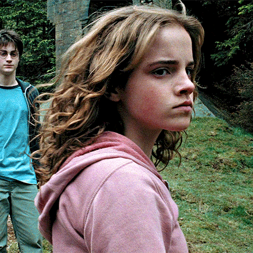 dailyhpgifs: Hermione Granger in Harry Potter and the Prisoner of Azkaban (2004)