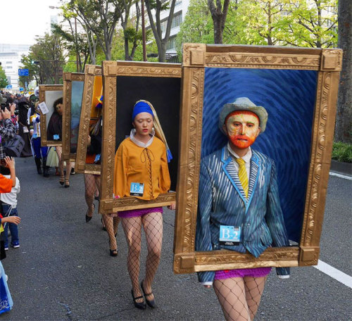 ladyblueryu: identity-of-design: This year’s best halloween party goes to these Japanese art students -  Omfg the botched fresco of Jesus. 