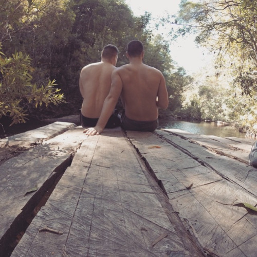 tzaris:  http://luz-natural.com/