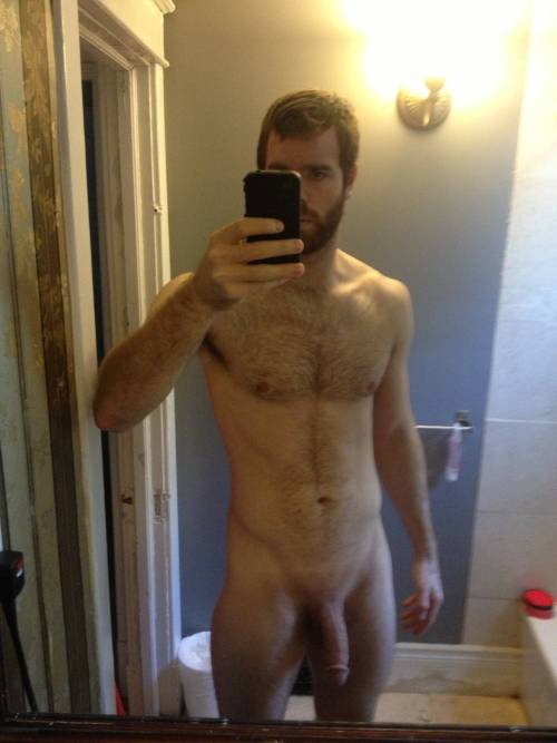 nakedguyselfies: nakedguyselfies.tumblr.comYou’re probably to busy jerking off but if not you should