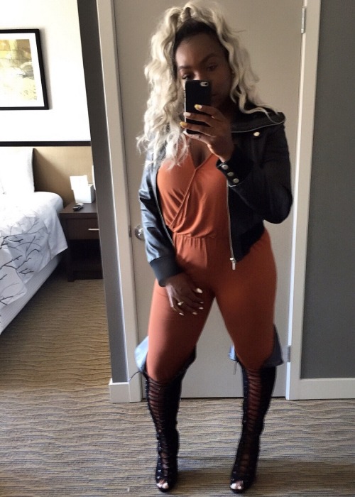 http://instagram.com/ebonielexis