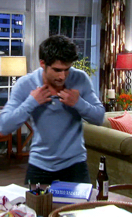 tylerposey:  TYLER POSEY as Eric“The Hand That Rocks the Cradle” — The Exes (3.09)