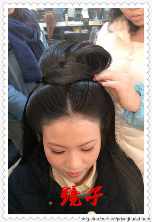 xiao3la4jiao1: Hanfu bridal hair tutorial by Niki-镜子 on Sina (link)