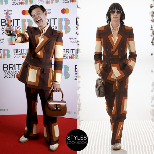 At the 2021 BRIT Awards, Harry wore a Gucci Fall 2021 look. Gucci Fall 2021 look