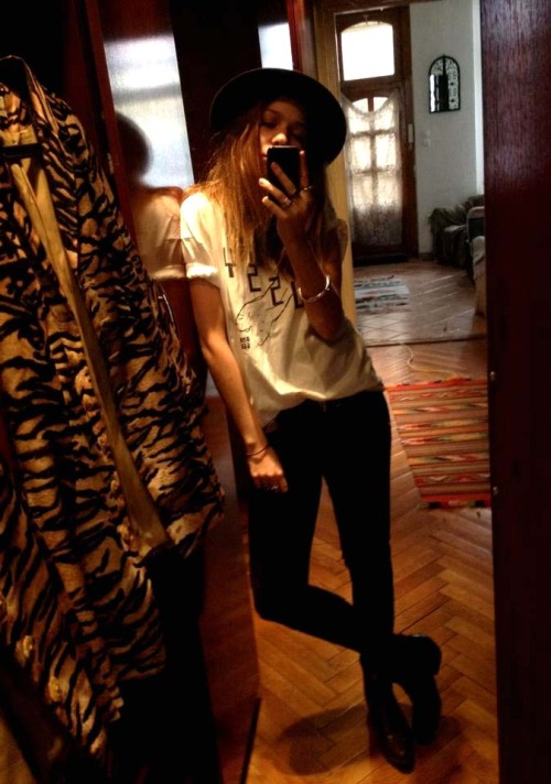 hungarian step-daughter of Keith Richards wears rnr666 pussycock t-shirt by röd