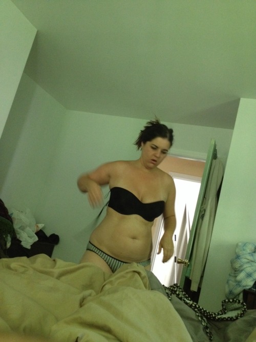 Porn bazine02:  My chubby belly. I hope you like photos
