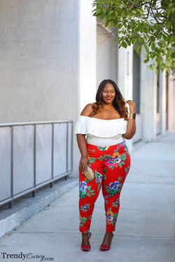 trendycurvy:  TropicaleOutfit details on TrendyCurvy.comPhotographer: Steve Suavemente