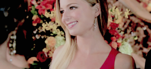 Emily Thorne in every episode: Illusion (2x06)↳ “To successfully create illusion, the first thing yo