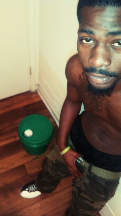 st8hoodshit:  nastylilhoodfreakz:  Baited off POF he from Atlanta on the south side  24 yrs old   🔥