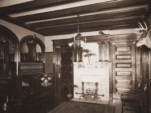 This is the actual house they have used for the interior of the Neibolt house, the “Good Cheer