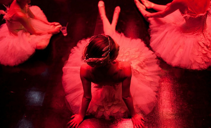 cinemagreats:   Black Swan (2010) - Directed by Darren Aronofsky 