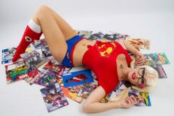 thedarksideofnerd:  Pin up and comics (This