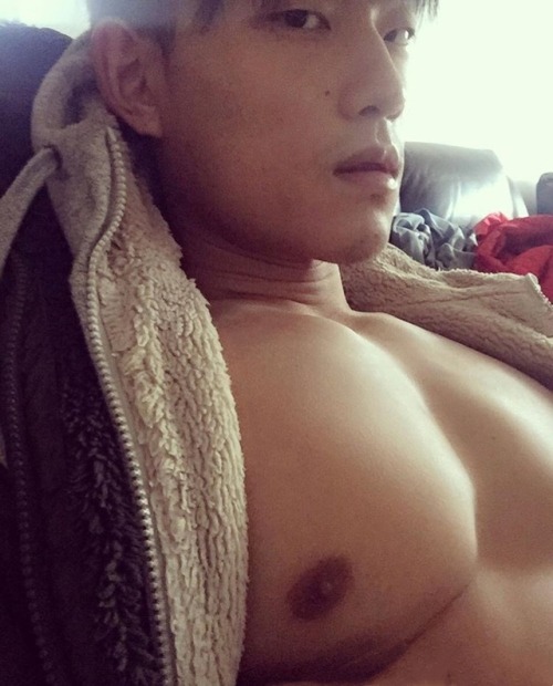 bigcockboiii: biggestofasians: Welcome to Pec-Paradise.Fuck, all these pecs are tempting me to grow 