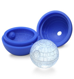 agentbartowski:  miss—davis:  davidthestrange:  raggedyandie:  death star sphere mold   If, for any reason, you ever need to get me a gift, this is an excellent idea.  