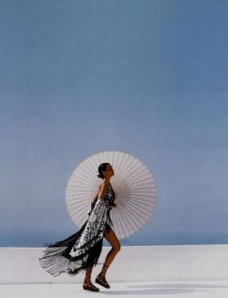 hauteccouture:  Claudia Mason for Harper’s Bazaar 1992 photographed by Patrick Demarchelier, 