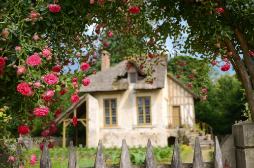 monalunasimone:  The Boudoir, nicknamed “petite maison de la Reine”, at the Hameau de la Reine, Versailles, June 2016. 
