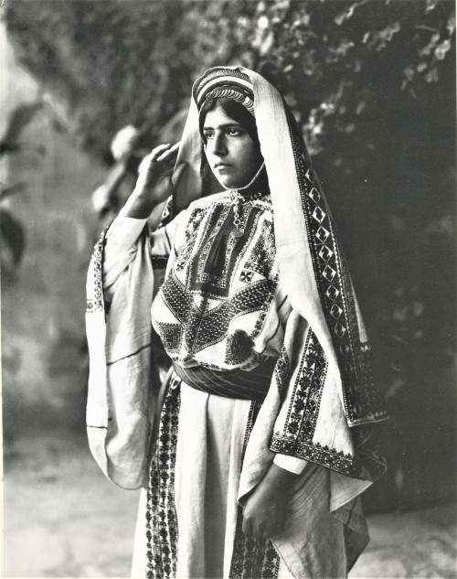 uwmspeccoll: Fashion FridayWe’re highlighting traditional Palestinian garb this week, with illustrat