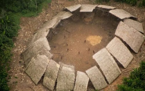 Shabono, Yanomami communal dwelling / Venezuela, Brasil