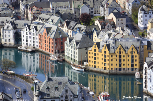 -cityoflove: Alesund, Norway via Stephan Neven