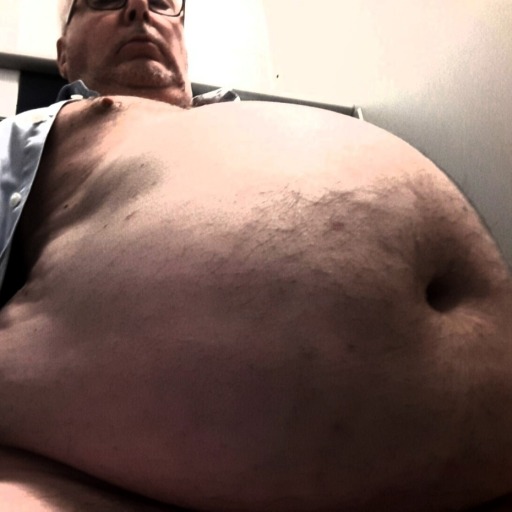 gainergut62-deactivated20210424:My huge gut v my partner